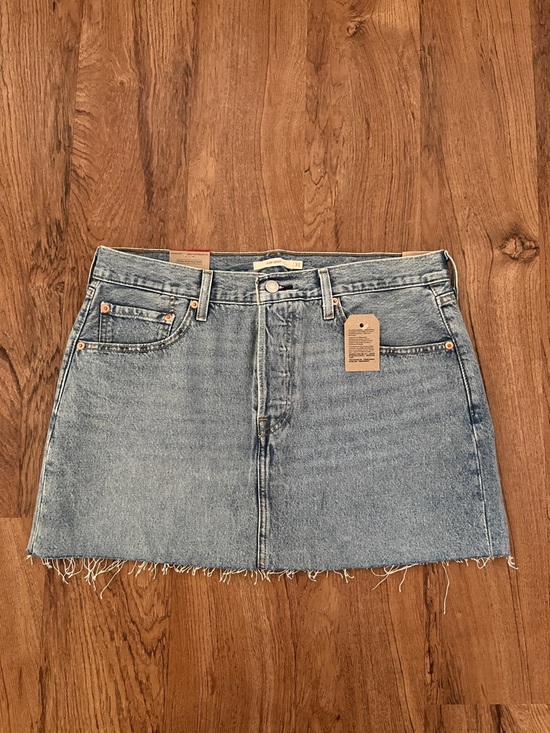 Levi's Dresses & Skirts - NWT Levi’s Icon Denim Skirt NEW